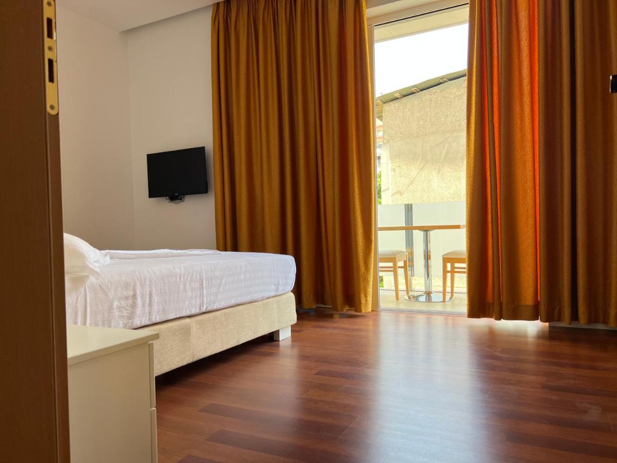 3B Suites Boutique Hotel Σαράντα Εξωτερικό φωτογραφία