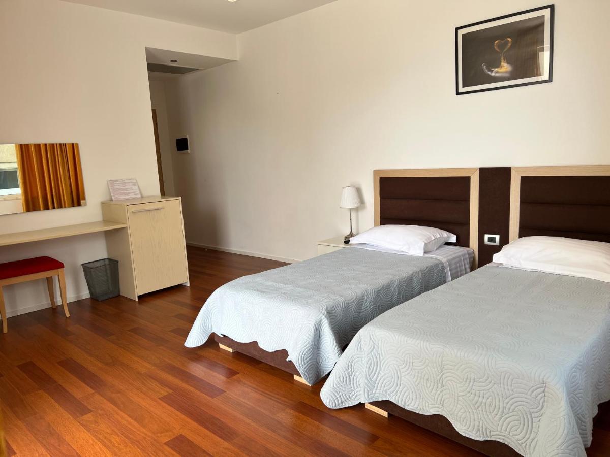 3B Suites Boutique Hotel Σαράντα Εξωτερικό φωτογραφία