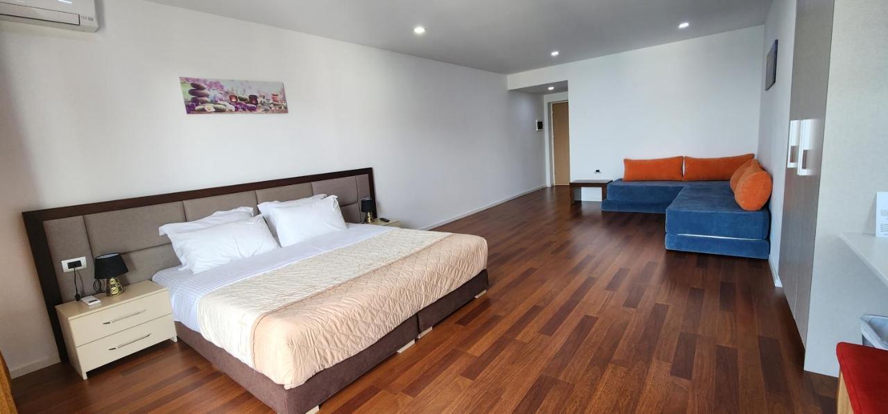 3B Suites Boutique Hotel Σαράντα Εξωτερικό φωτογραφία